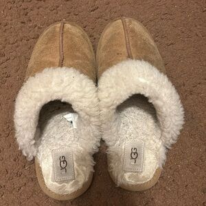 Size 6 Ugg slippers